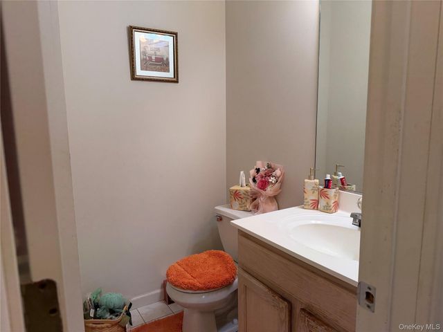 9 Jordan Lane, Middletown, NY 10940