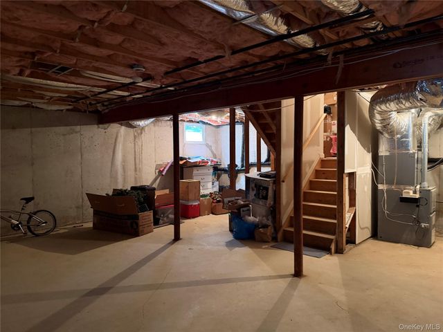 9 Jordan Lane, Middletown, NY 10940