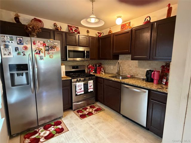 9 Jordan Lane, Middletown, NY 10940