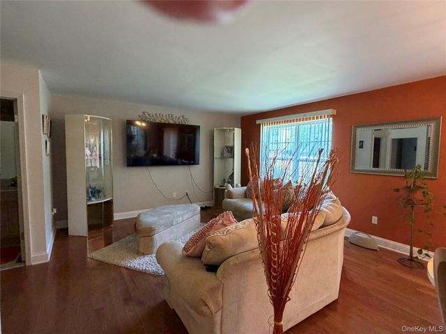 9 Jordan Lane, Middletown, NY 10940