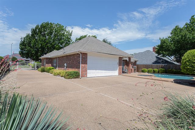 7005 Meadowside Road S, Fort Worth, TX 76132