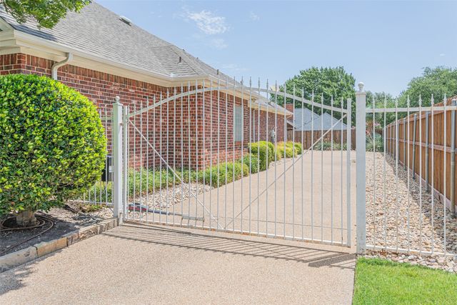 7005 Meadowside Road S, Fort Worth, TX 76132