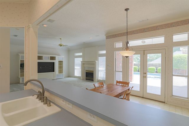 7005 Meadowside Road S, Fort Worth, TX 76132