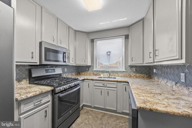 816 LAUREL RD, Yeadon, PA 19050