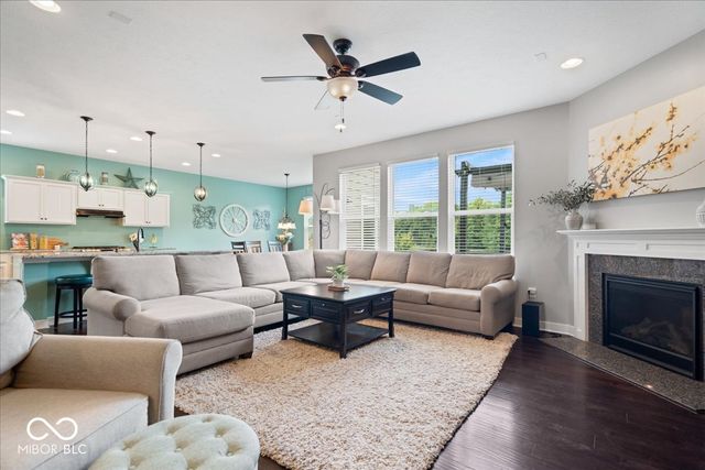 15982 Oakhurst Lane, Fishers, IN 46040