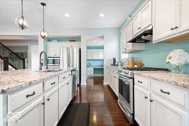 15982 Oakhurst Lane, Fishers, IN 46040