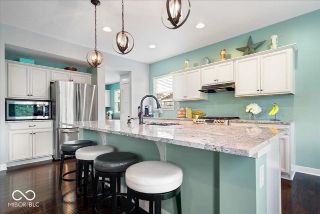15982 Oakhurst Lane, Fishers, IN 46040