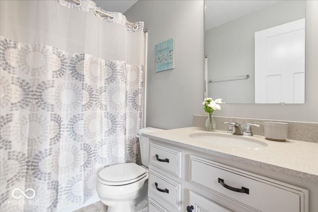 15982 Oakhurst Lane, Fishers, IN 46040