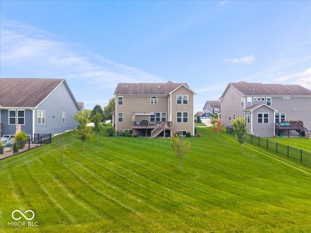 15982 Oakhurst Lane, Fishers, IN 46040