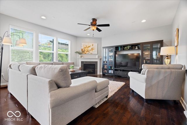 15982 Oakhurst Lane, Fishers, IN 46040