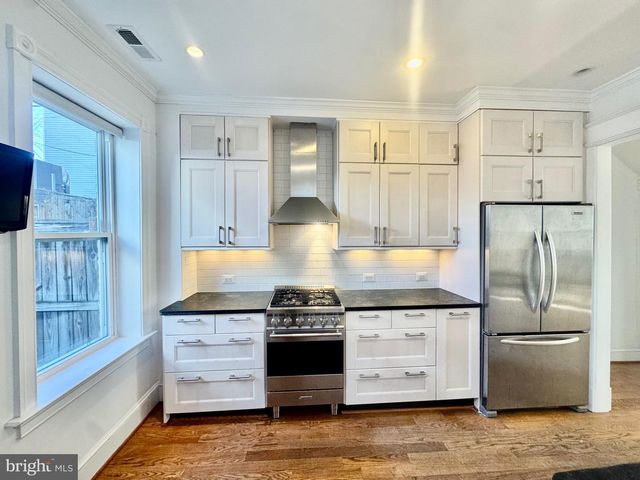 769 KENYON ST NW, Washington, DC 20010