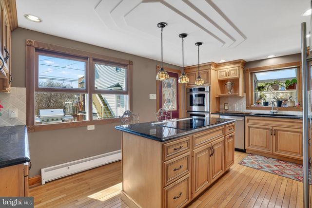 902 SURREY DR, Blue Bell, PA 19422