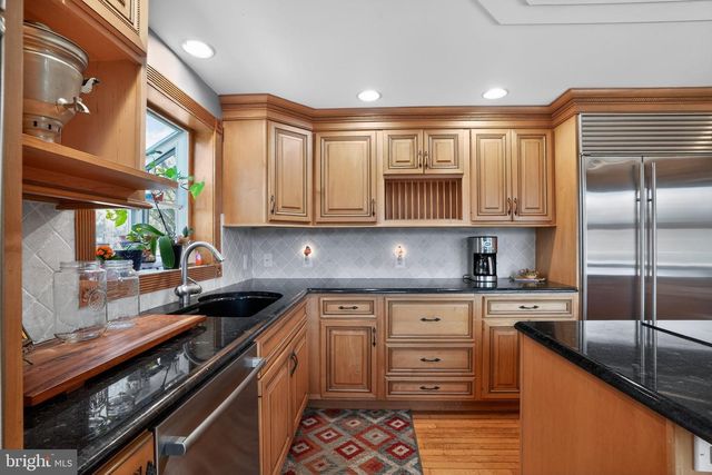 902 SURREY DR, Blue Bell, PA 19422