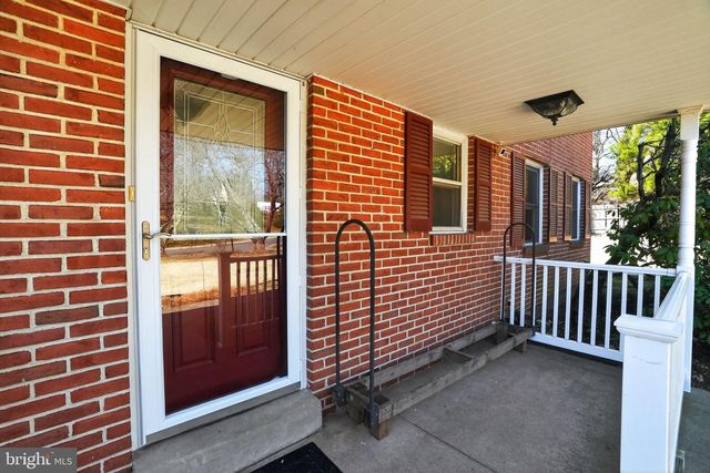 902 SURREY DR, Blue Bell, PA 19422