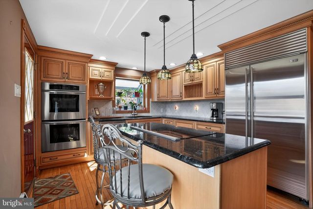 902 SURREY DR, Blue Bell, PA 19422