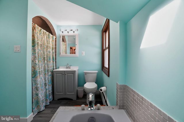 902 SURREY DR, Blue Bell, PA 19422