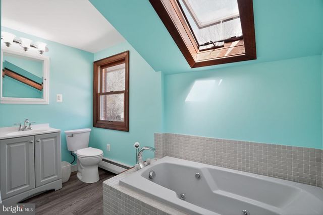 902 SURREY DR, Blue Bell, PA 19422