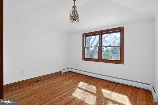 902 SURREY DR, Blue Bell, PA 19422