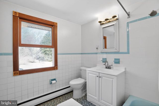 902 SURREY DR, Blue Bell, PA 19422