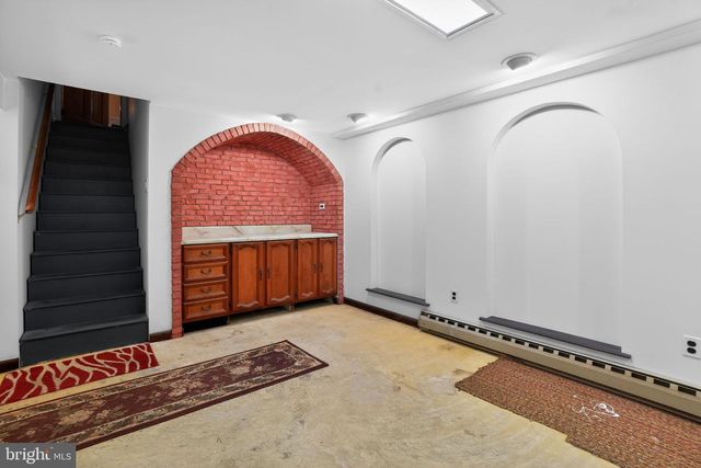 902 SURREY DR, Blue Bell, PA 19422