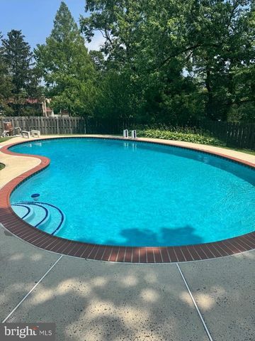 902 SURREY DR, Blue Bell, PA 19422