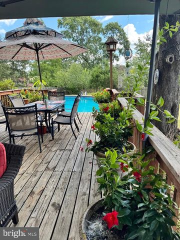 902 SURREY DR, Blue Bell, PA 19422