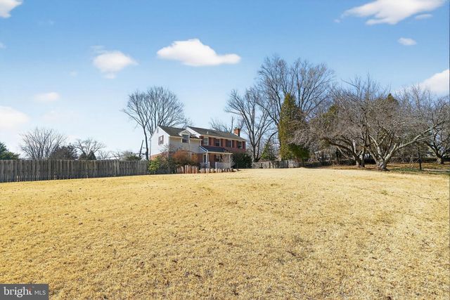 902 SURREY DR, Blue Bell, PA 19422