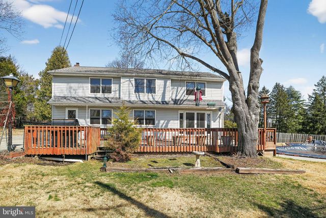 902 SURREY DR, Blue Bell, PA 19422