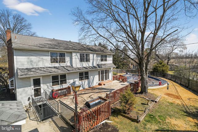 902 SURREY DR, Blue Bell, PA 19422