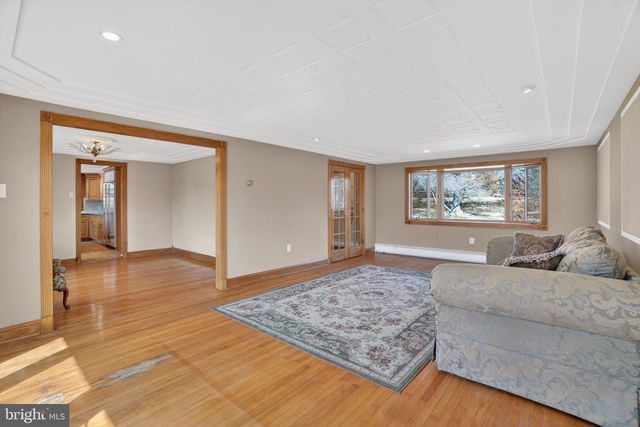 902 SURREY DR, Blue Bell, PA 19422