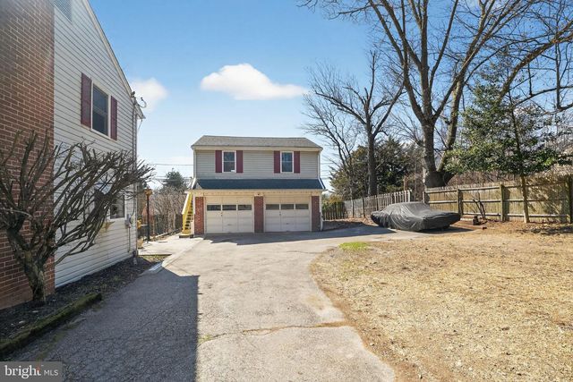 902 SURREY DR, Blue Bell, PA 19422