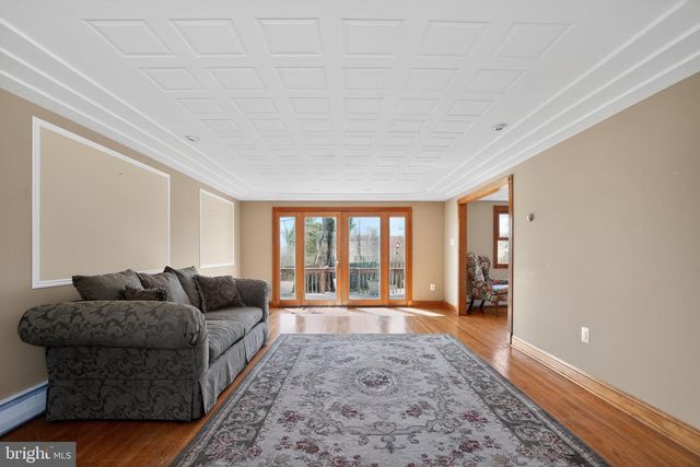 902 SURREY DR, Blue Bell, PA 19422