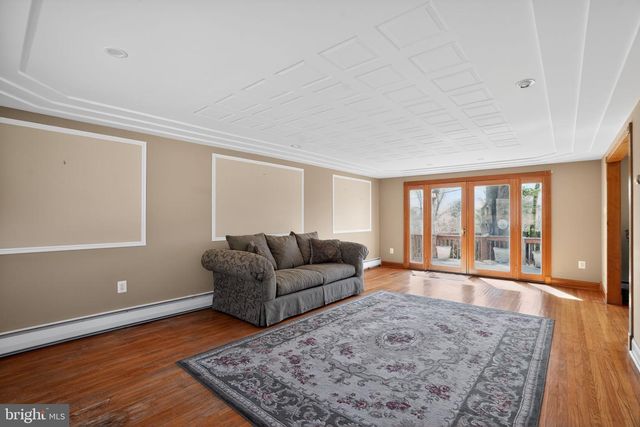 902 SURREY DR, Blue Bell, PA 19422