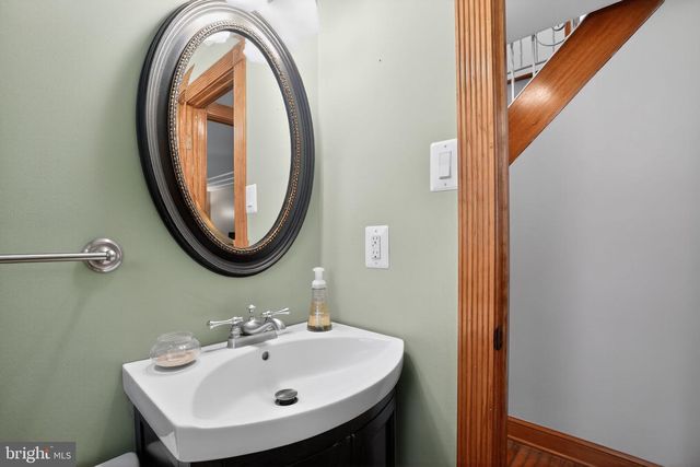 902 SURREY DR, Blue Bell, PA 19422