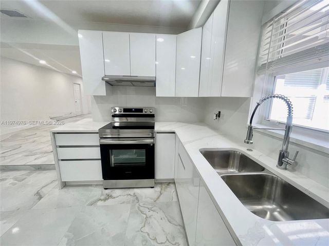 1649 NE 8th Ave, Fort Lauderdale, FL 33305