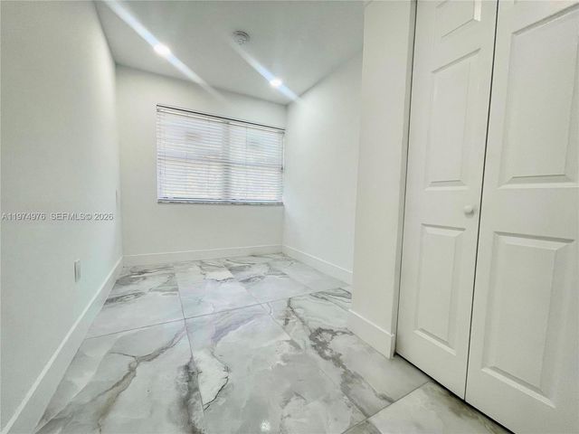 1649 NE 8th Ave, Fort Lauderdale, FL 33305