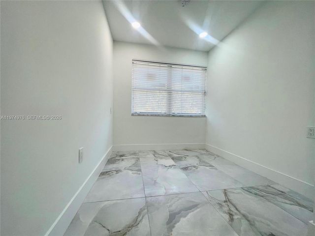 1649 NE 8th Ave, Fort Lauderdale, FL 33305