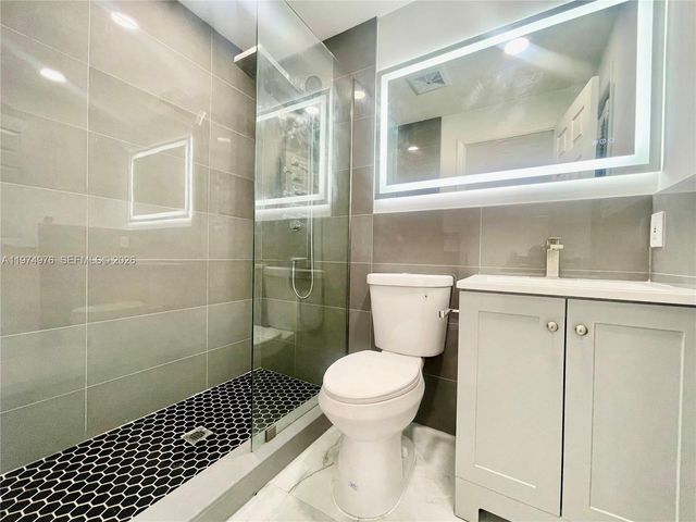 1649 NE 8th Ave, Fort Lauderdale, FL 33305