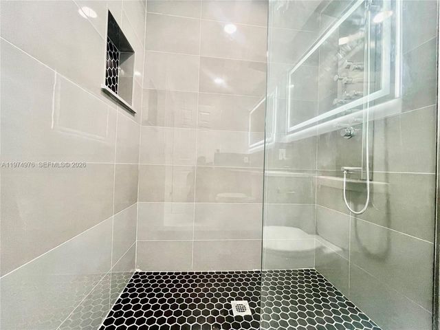 1649 NE 8th Ave, Fort Lauderdale, FL 33305