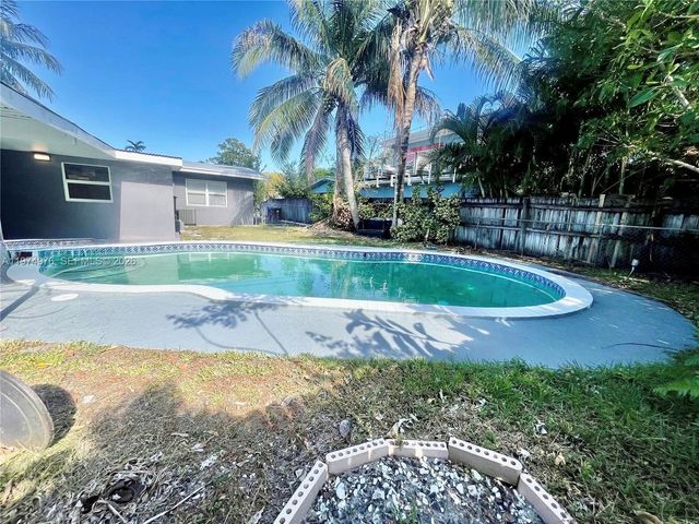 1649 NE 8th Ave, Fort Lauderdale, FL 33305