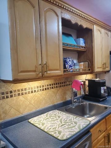 33-44 Junction Boulevard 6X, Jackson Heights, NY 11372