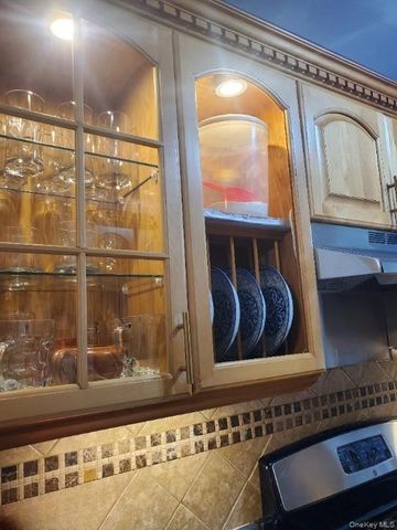 33-44 Junction Boulevard 6X, Jackson Heights, NY 11372