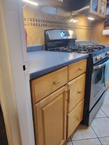 33-44 Junction Boulevard 6X, Jackson Heights, NY 11372