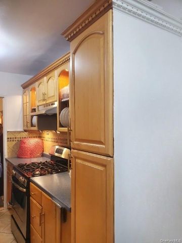 33-44 Junction Boulevard 6X, Jackson Heights, NY 11372