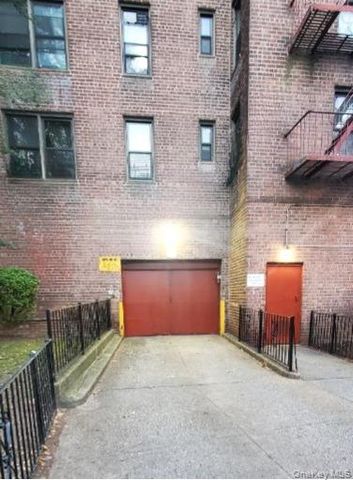 33-44 Junction Boulevard 6X, Jackson Heights, NY 11372