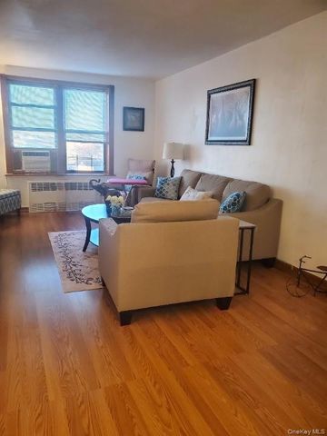 33-44 Junction Boulevard 6X, Jackson Heights, NY 11372