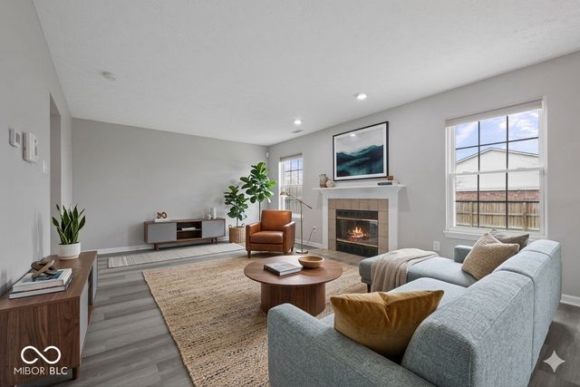 908 Washington Cove Lane, Indianapolis, IN 46229