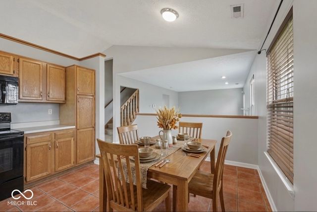 908 Washington Cove Lane, Indianapolis, IN 46229