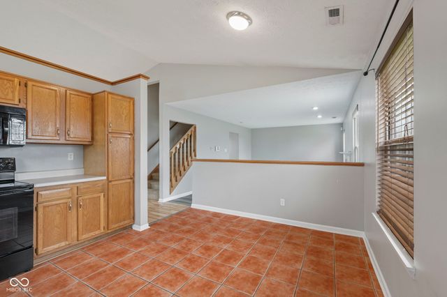 908 Washington Cove Lane, Indianapolis, IN 46229