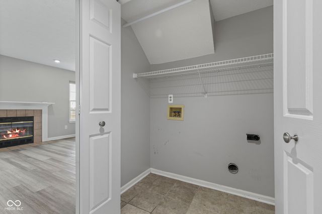 908 Washington Cove Lane, Indianapolis, IN 46229